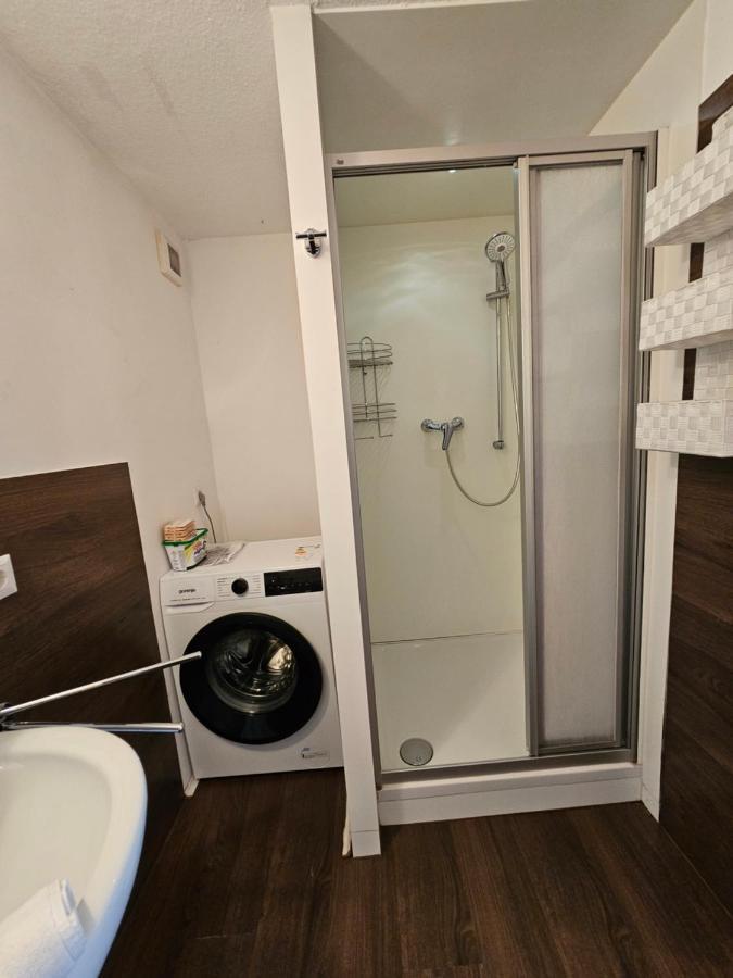 B76, Lauterach, Vorarlberg Apartments Екстериор снимка